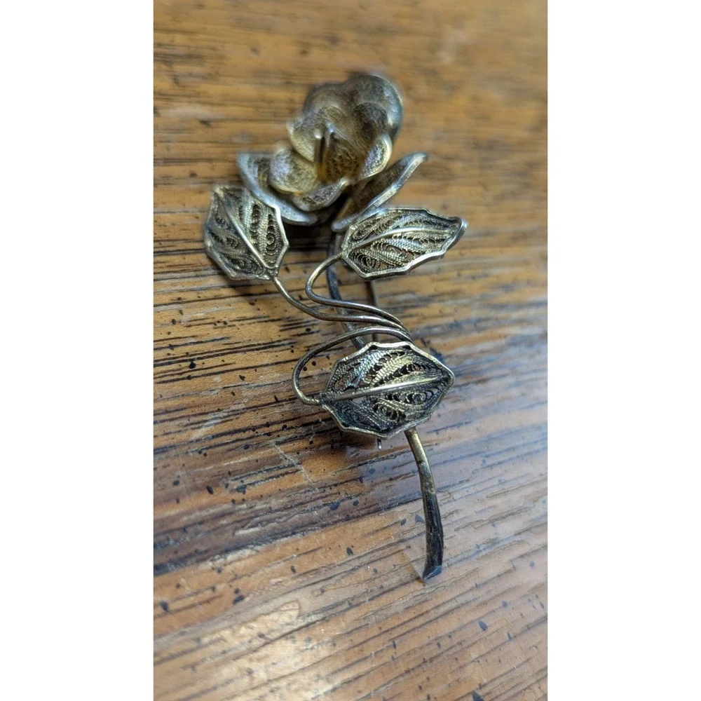 Vintage 800 Silver Ornate Intricate Filigree Enameled Leaves‎ Flower Brooch Pin